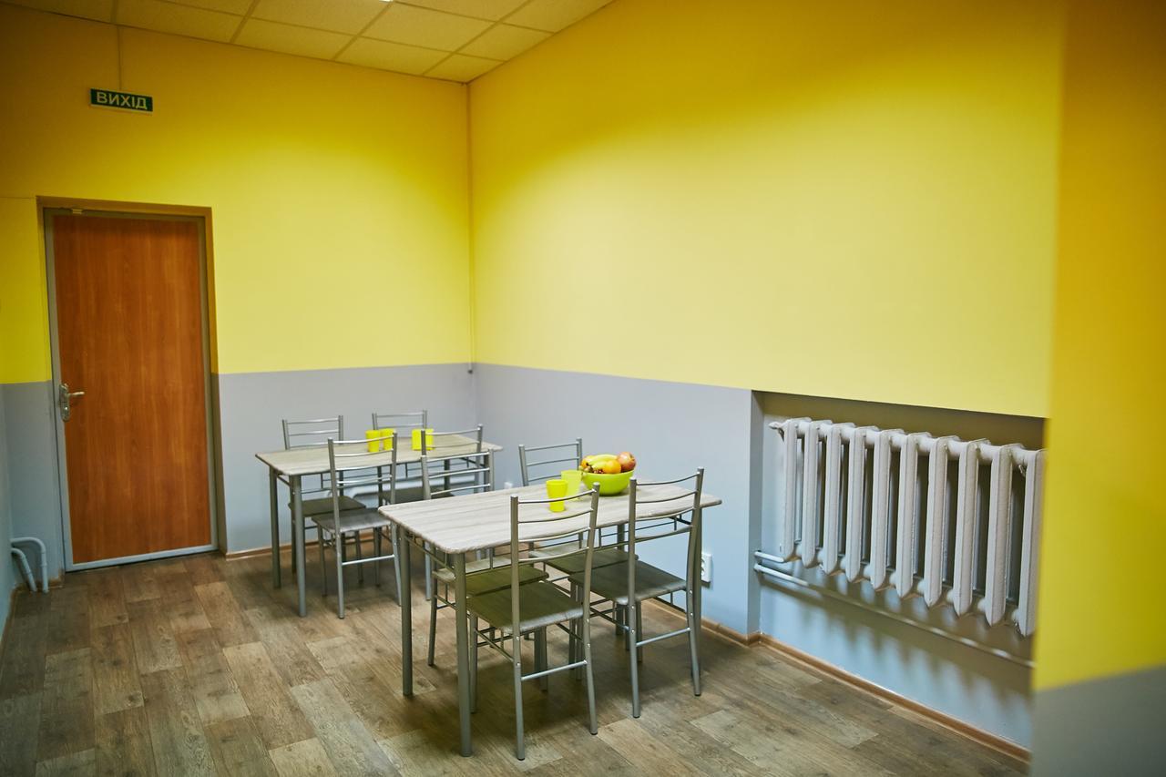 Hello Yellow Hostel Dnyipropetrovszk Kültér fotó